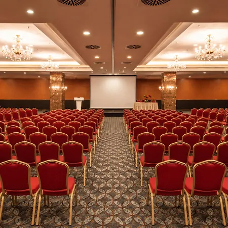 Adm Grand Hotel 5*